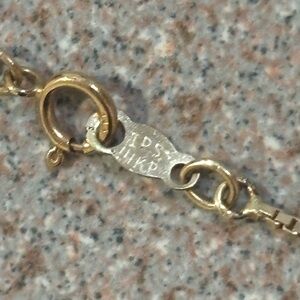 Elegant Gold Women's necklace